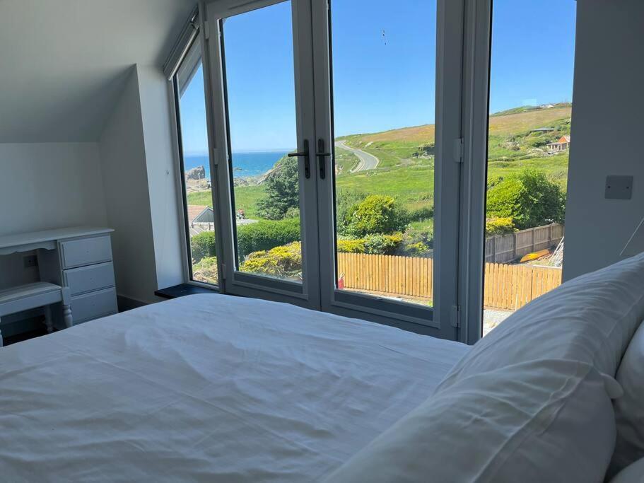 Seacliff, Broad Haven. Villa Exterior photo